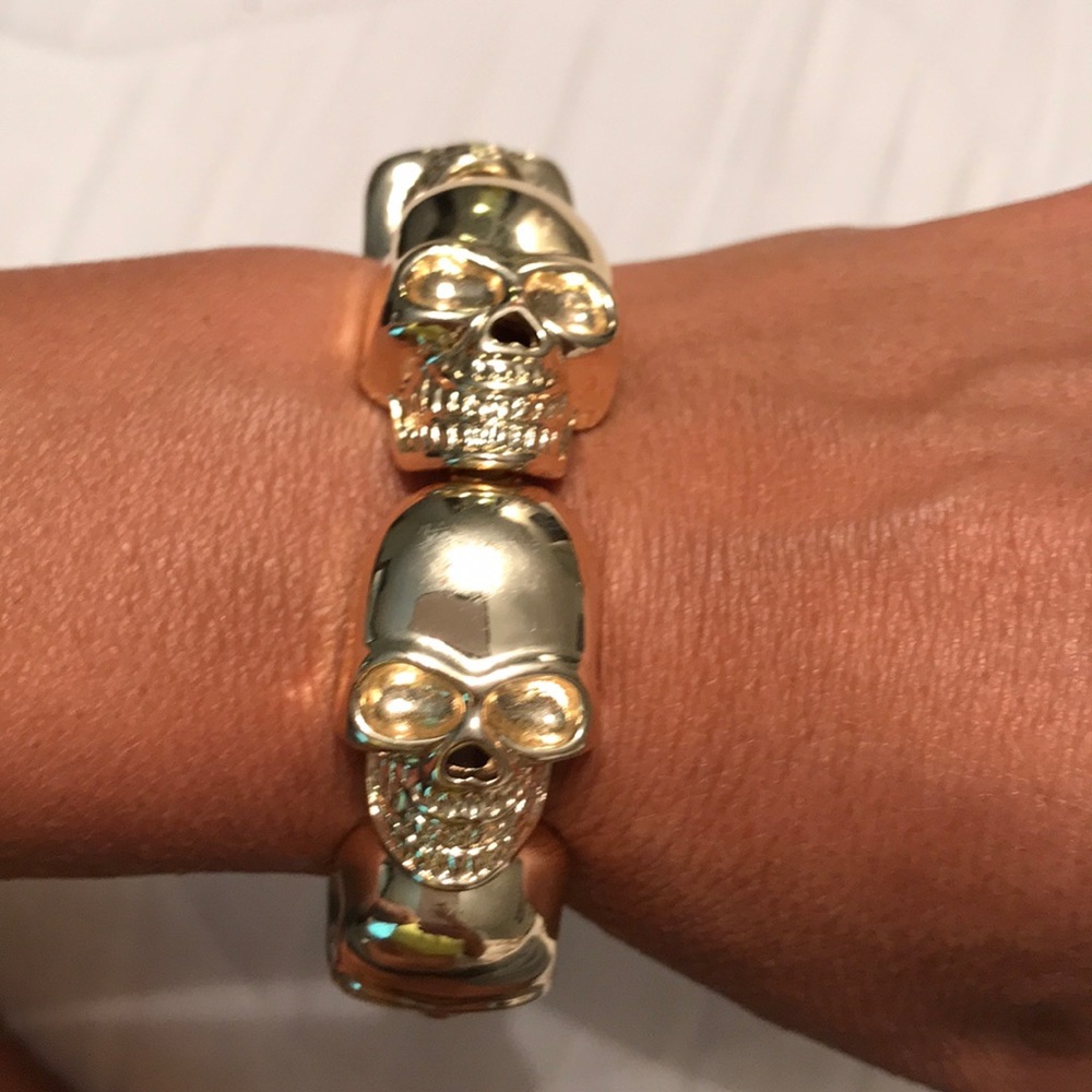 Gold stretchy skull bracelet